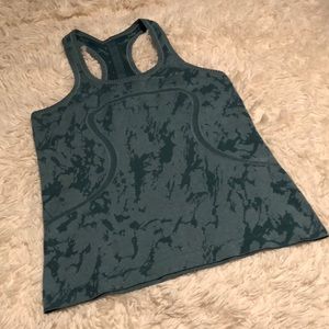 Lululemon Swiftly Tech Racerback sz 6